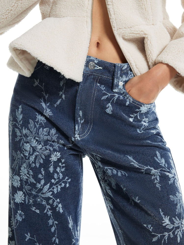 River Island Relaxed Straight Leg Printed Jeans - Image 2 de 4