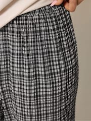 PixieGirl Petite Grey Check Crinkle Balloon Trousers - Image 4 of 6