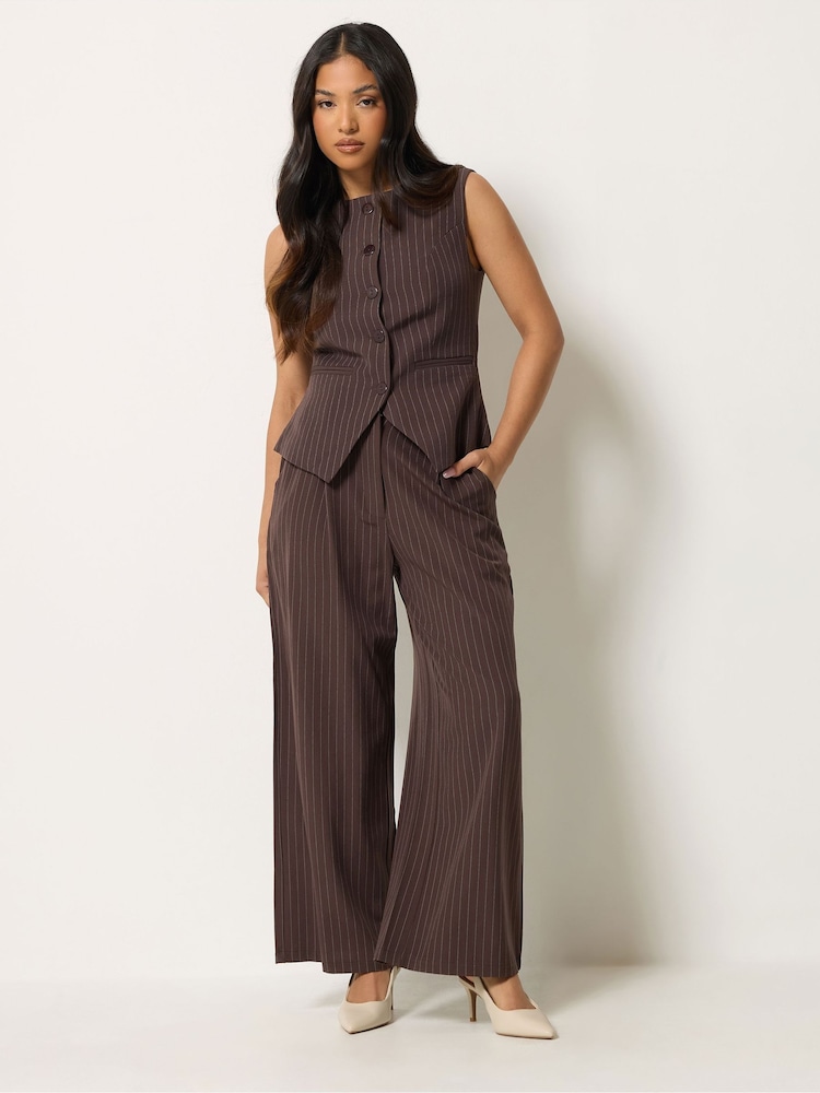 PixieGirl Petite Pinstripe Waistcoat & Trousers Set - صورة 2 من 6 PixieGirl Petite Pinstripe Waistcoat & Trousers Set - صورة 2 من 6