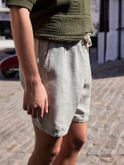 Salbeigrün - Dock Shorts aus Baumwollleinen - Bild 1 von 8