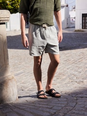 Salbeigrün - Dock Shorts aus Baumwollleinen - Bild 2 von 8