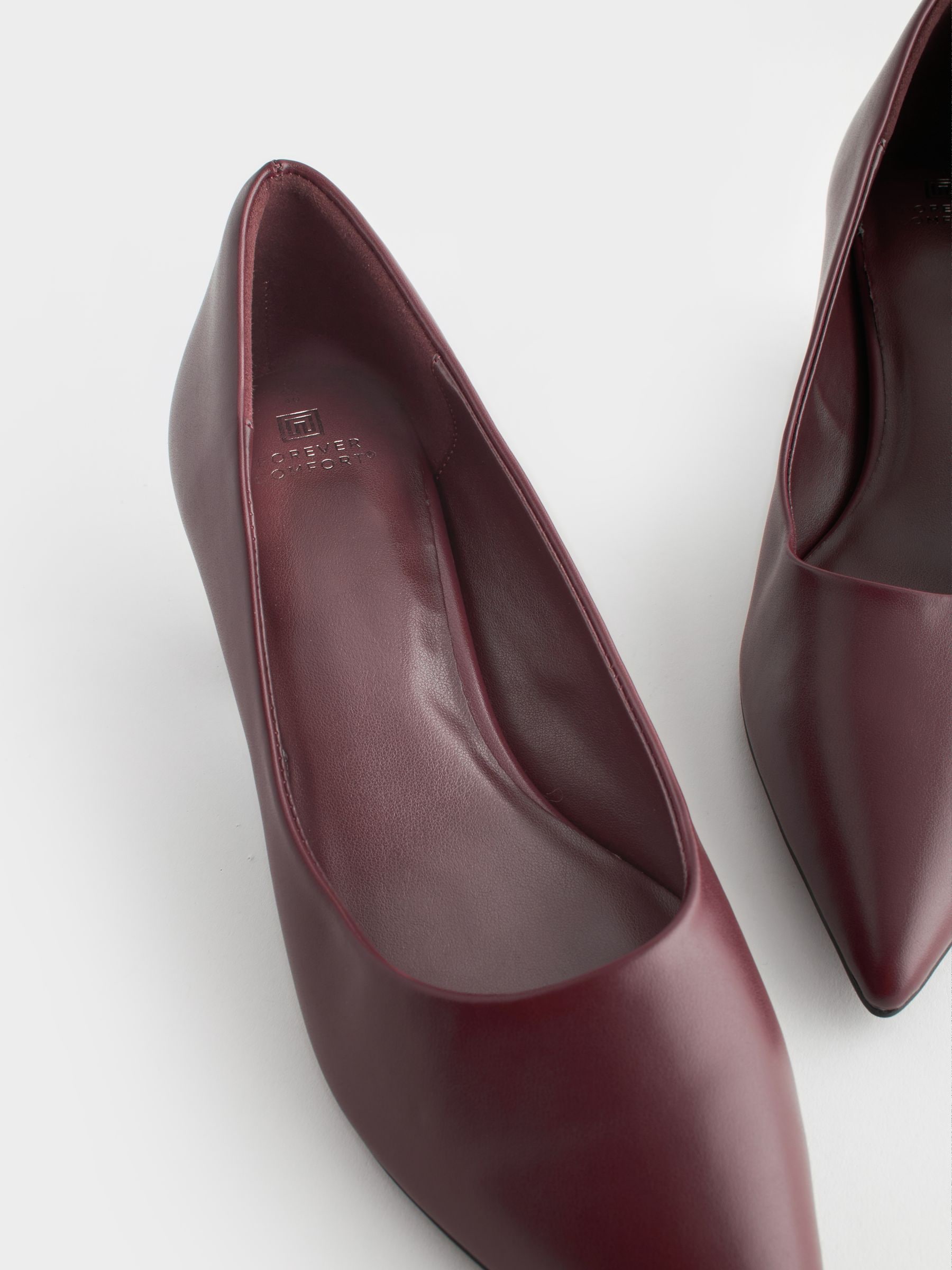 Soft leather kitten heel shoes top