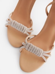 Nue - Forever Comfort® Sandales à nœud en forme de bijou - Image 8 de 9