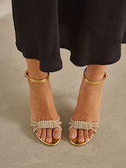 Gold - Forever Comfort® Sandalen mit Schmuckstein und Knotendetail - Bild 4 von 9