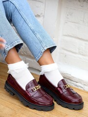 Linzi Red Remy Loafers with Fringe Detail And Gold Chain - Image 2 of 5