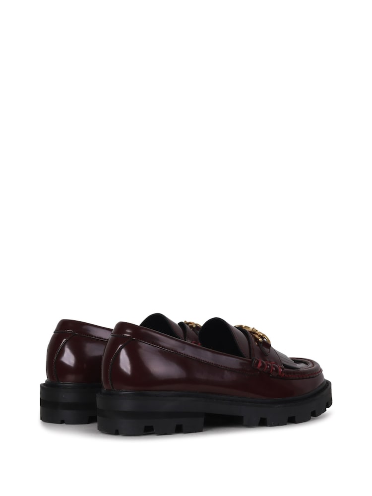 Linzi Red Remy Loafers with Fringe Detail And Gold Chain - Image 5 of 5