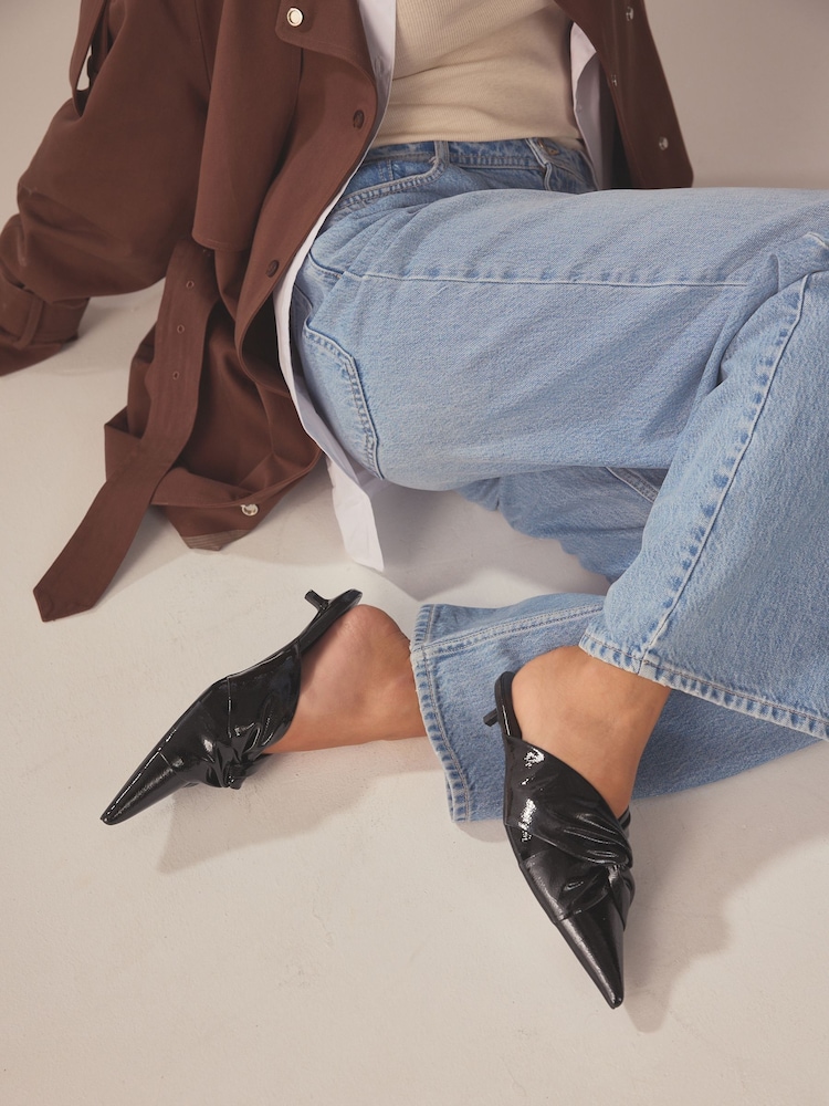 črna - Čevlji Forever Comfort Point Toe Knot Mules - Slika 2 iz 9