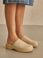 Kost - Forever Comfort Stud Close Toe Clog Heels - Slika 2 iz 11