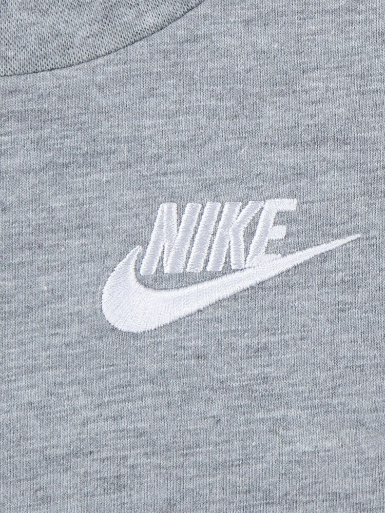 Серый - Nike Infant Small Logo Top and Shorts Set - Image 4 of 4