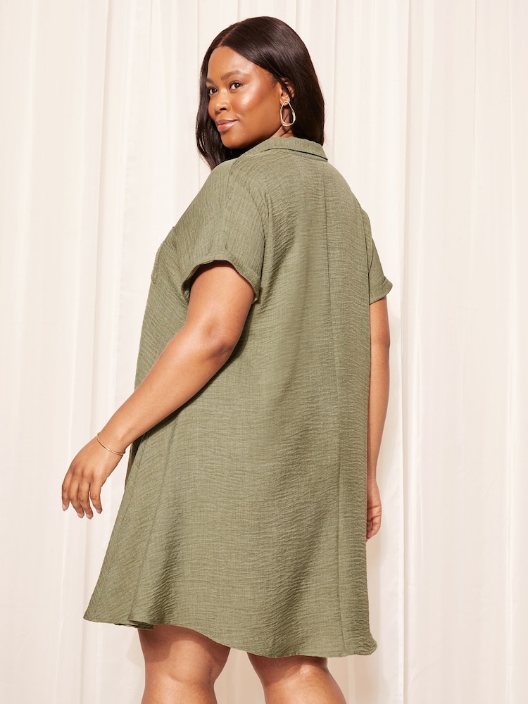 Khakigrün - Curves Like These – Mini-Hemdkleid in Leinenoptik - Bild 4 von 4