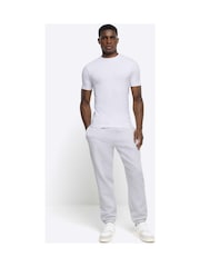 Pack de 2 camisetas ajustadas de algodón 100 % de River Island - Imagen 3 de 7