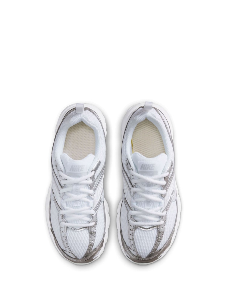 Nike White Air Max Moto 2K Trainers - Image 8 of 8 Nike White Air Max Moto 2K Trainers - Image 8 of 8