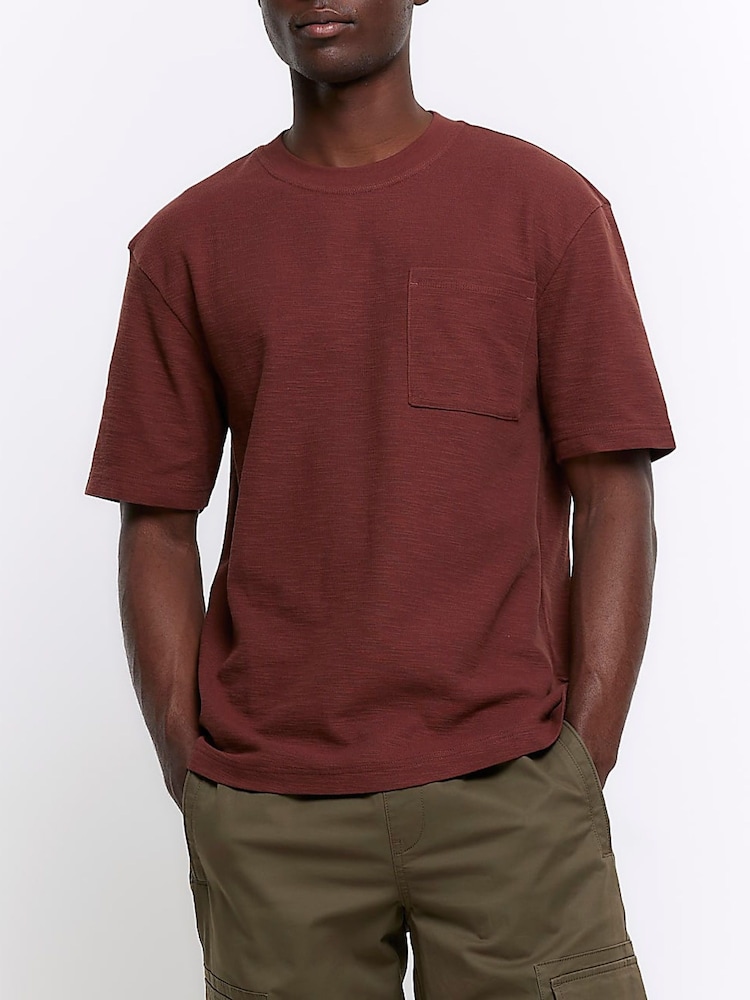 River Island Marron Regular Fit 100% Cotton Slub Pocket T-Shirt - Image 1 of 6 River Island Marron Regular Fit 100% Cotton Slub Pocket T-Shirt - Image 1 of 6