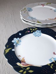 Laura Ashley Set of 4 Cream Heritage Collectables Plates - Image 2 of 3