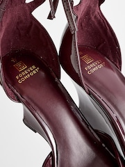 Burgundsko rdeča - Koničasti čevlji s polno peto in dvojnimi paščki Forever Comfort® - Slika 3 iz 6