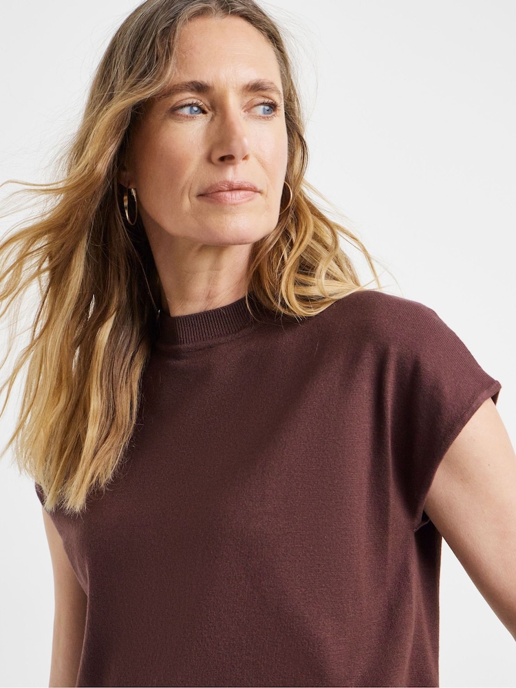 JD Williams Brown V-Neck Short Sleeve Funnel Neck T-Shirt - Image 4 of 4 JD Williams Brown V-Neck Short Sleeve Funnel Neck T-Shirt - Image 4 of 4