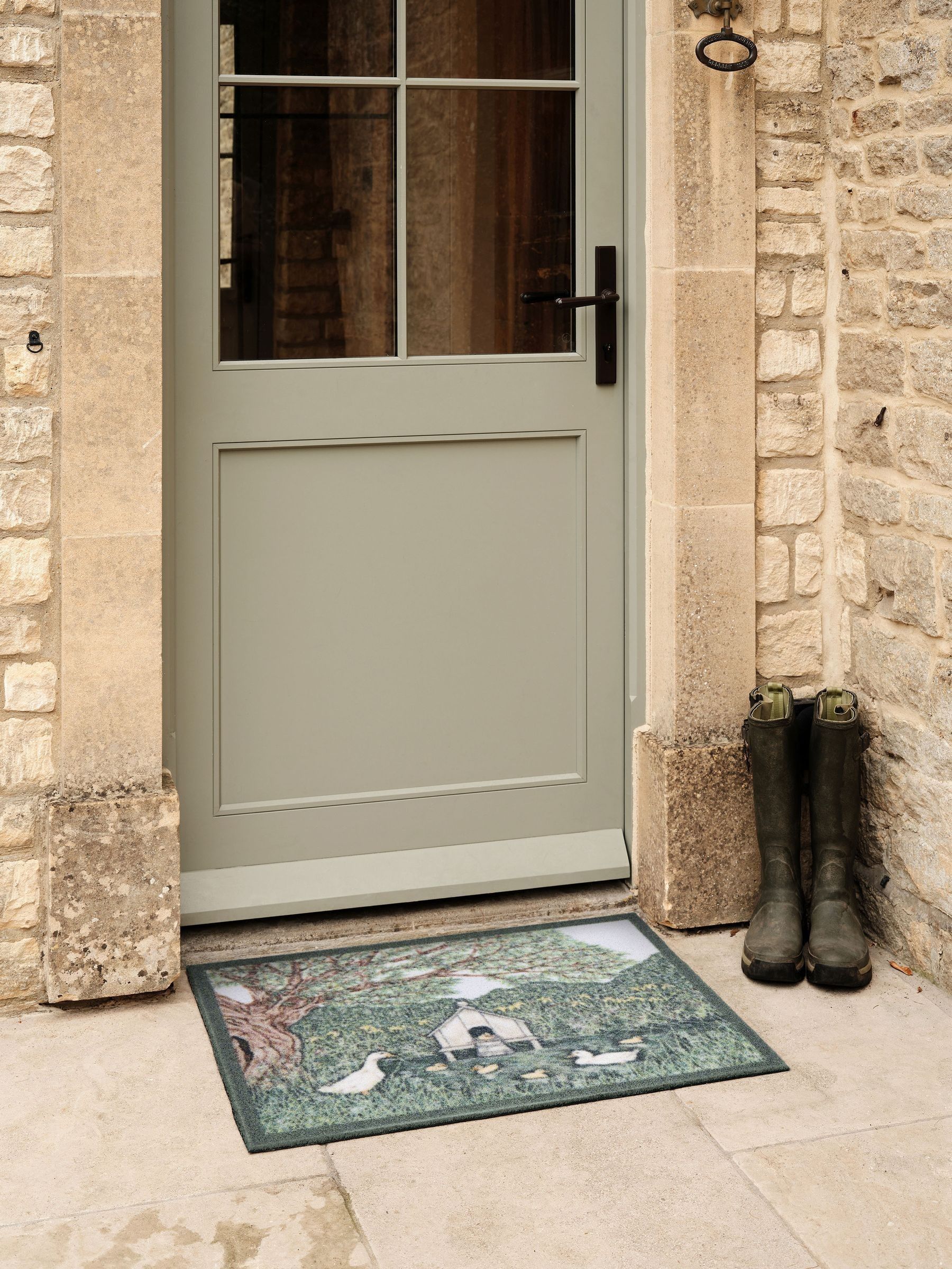 Hug Rug Green Sally Swannell Duck House Outdoor Mat