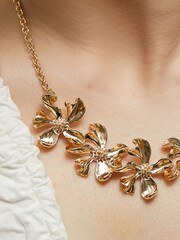 Mood Gold Polished Dipped Flower Graduated Collar Necklace - Image 3 of 3