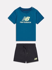 Ensemble t-shirt et short New Balance à motif superposé - Image 1 sur 4