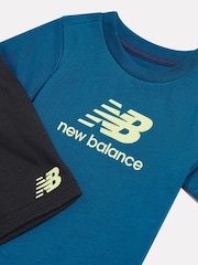Ensemble t-shirt et short New Balance à motif superposé - Image 3 sur 4