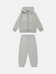 Gris - Conjunto de pantalón deportivo y pantalones de chándal con cremallera y logo pequeño de New Balance. - Imagen 6 de 10