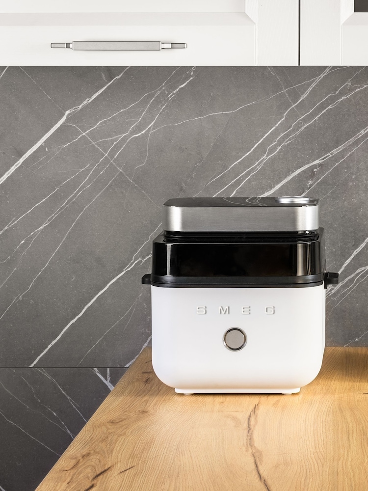 Smeg White Dual Flavour Air Fryer - Image 1 of 4