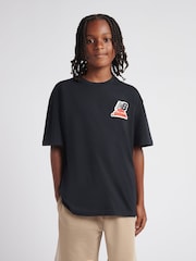 Svart - New Balance Sticker Pack Grafisk T-shirt - Bild 1 av 10