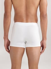 أبيض - شورت بوكسر من Reiss Che CHÉ Studios بألياف TENCEL™ - صورة 3 من 5
