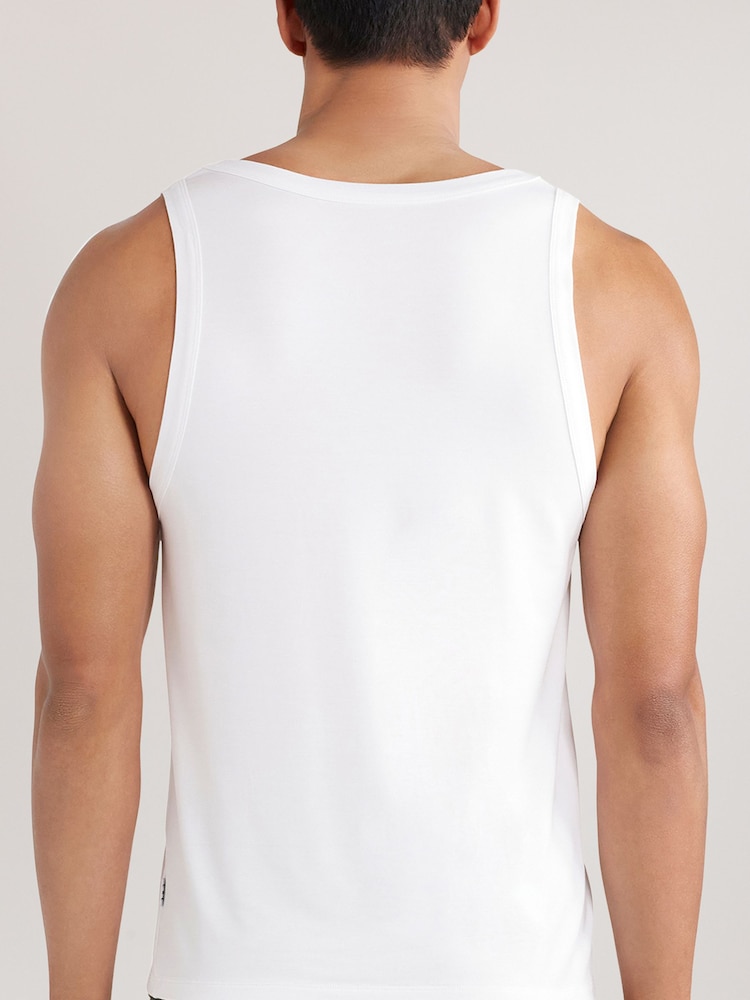 Reiss White Che CHÉ Studios Crew Neck Vest with TENCEL™ Fibers - Image 3 of 3