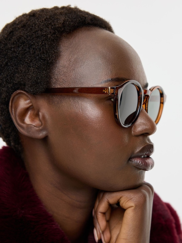 Oliver Bonas Brown Round Preppy Sunglasses - Image 5 of 5 Oliver Bonas Brown Round Preppy Sunglasses - Image 5 of 5