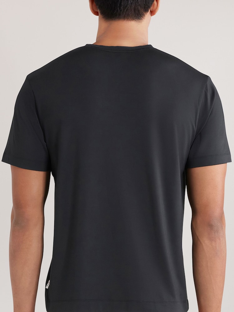 Reiss Black Che CHÉ Studios Crew Neck T-Shirt with TENCEL™ Fibers - Image 3 of 3