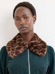 Oliver Bonas Animal Print Faux Fur Collar Scarve - صورة 1 من 4