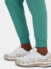 Nike Mid Green Club Fleece Tracksuit - Image 7 of 11