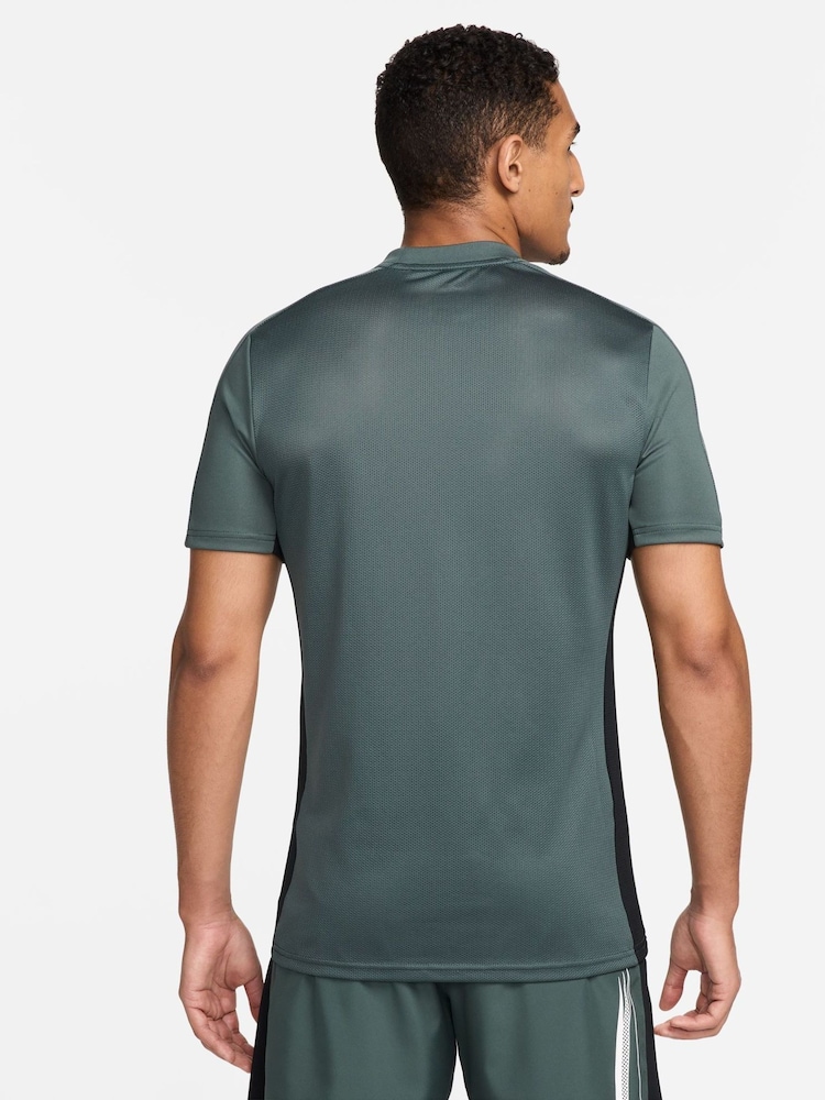 Nike Green Academy Dri-FIT Graphic Training T-Shirt - Image 2 of 6
