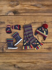 JoJo Maman Bébé Navy Rocket Embroidered Gloves - Image 4 of 5