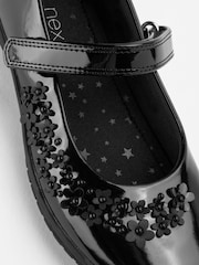 Schwarzes Lackleder - Mary-Jane-Schuhe mit Blumendetail für die Schule - Bild 4 von 4