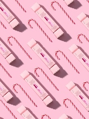 ICONIC London The Instant Airbrush Christmas Cracker (Worth £14) - Image 6 of 7
