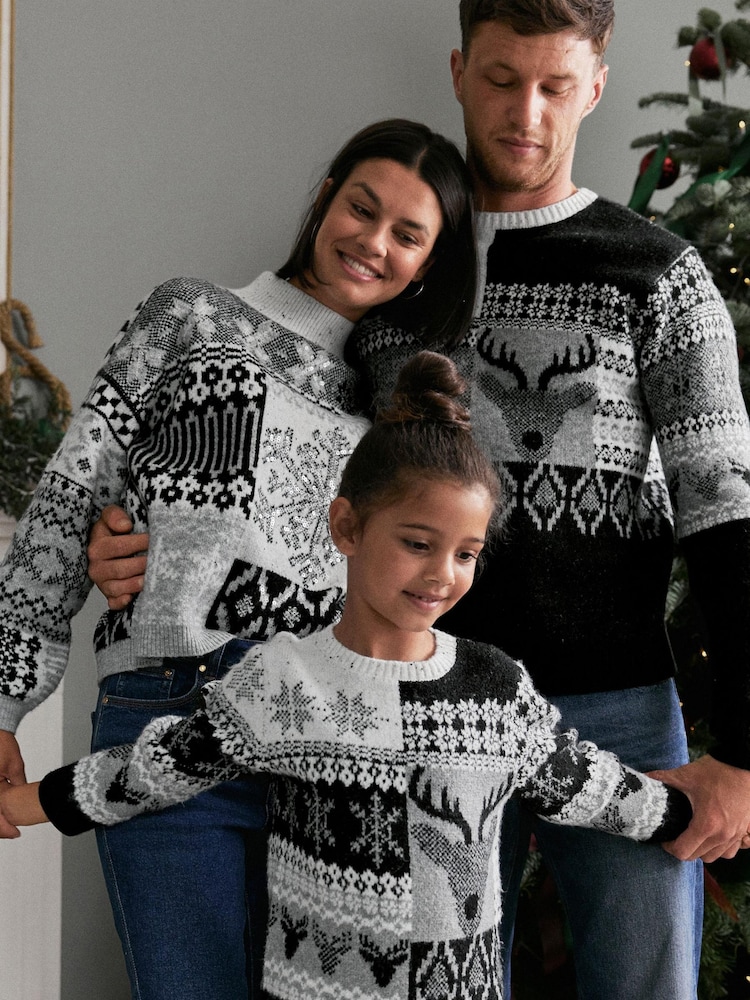 Black/White Regular Reindeer Christmas Mens Knitted Jumper - Image 2 of 6