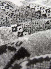 Black/White Regular Reindeer Christmas Mens Knitted Jumper - Image 6 of 6