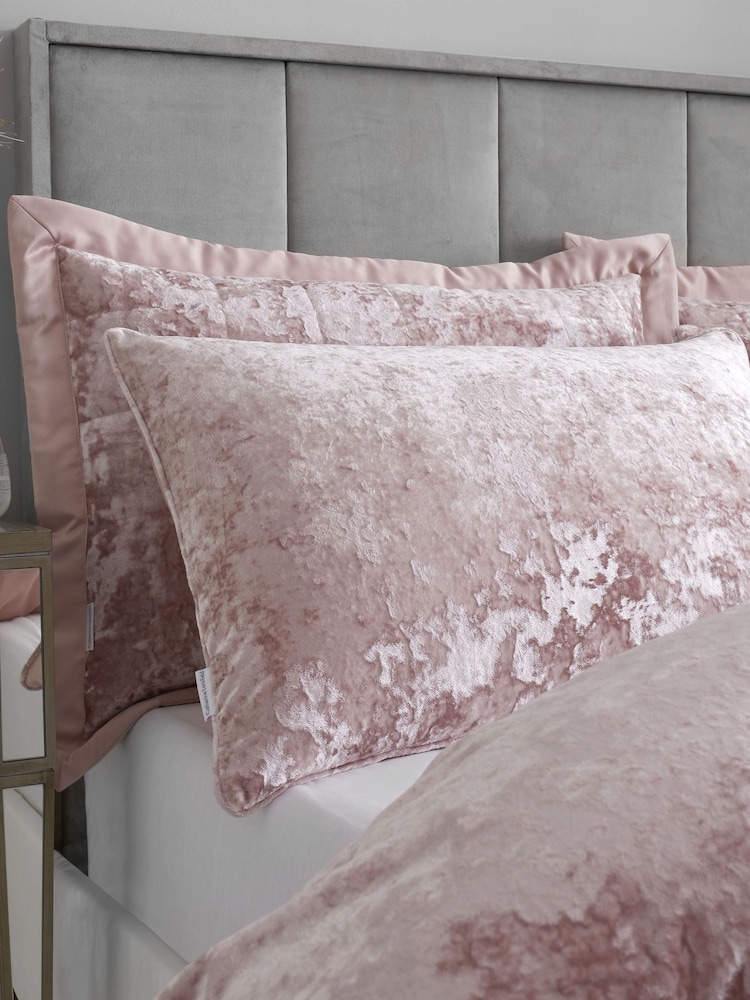 Catherine Lansfield Pink Crushed Velvet Duvet Cover and Pillowcase Set - Image 2 of 4