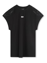 تيشرت أسود بشعار بكم قصير من DKNY - صورة 1 من 2