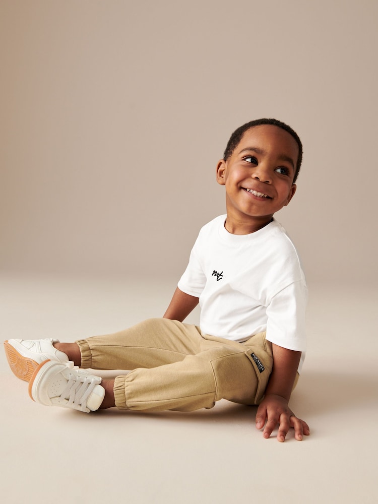White/Tan Short Sleeve 100% Cotton T-Shirt and Utility Joggers Set (3mths-7yrs) - Image 4 of 10
