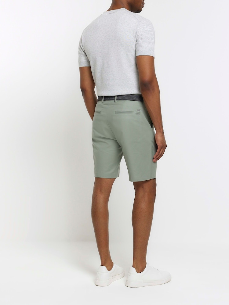 Verde - Pantalones cortos tipo chinos de corte slim con cinturón 100% algodón de River Island - Imagen 2 de 3