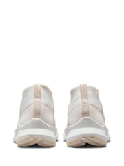 Nike White React Pegasus Trail 4 Gore-Tex Running Trainers - Image 4 of 9