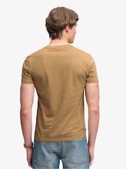 Marrón - Camiseta básica con logotipo Serif bordado de Superdry - Imagen 2 de 6
