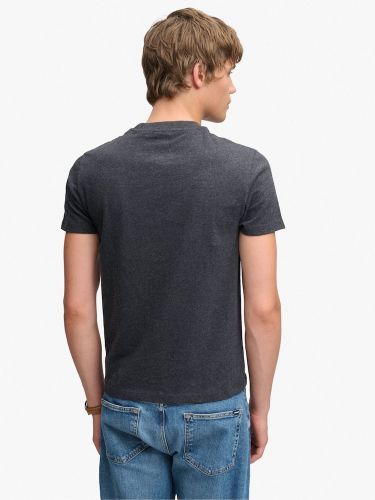 Marl Black - تيشرت أساسي بشعار الشركة من Superdry - صورة 2 من 4