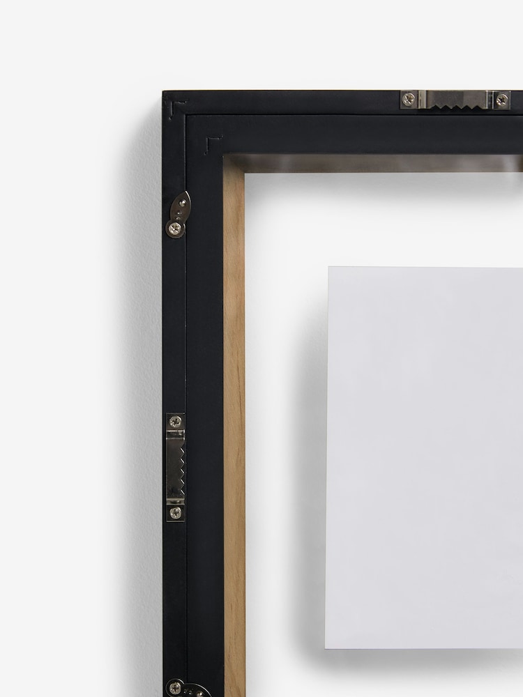 Wood Bronx 30x30cm Floating 6X4 Photo Frame - Image 4 of 5