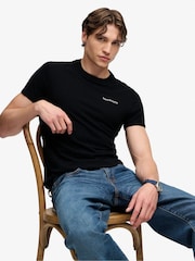أسود - تيشرت أساسي بشعار الشركة من Superdry - صورة 2 من 6