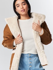 Hellbraun - Jacke in Lammfell-Optik - Bild 1 von 4