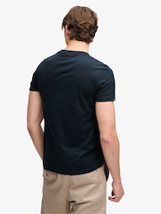 أزرق داكن أزرق - تيشرت أساسي بشعار الشركة من Superdry - صورة 2 من 6